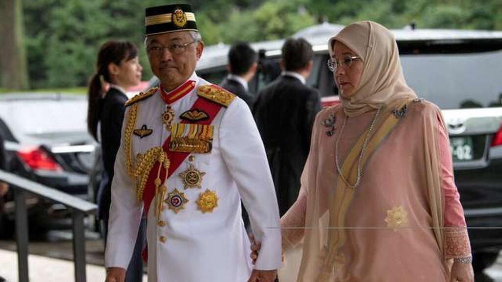 Azizah estudió en la Universidad de Singapur.