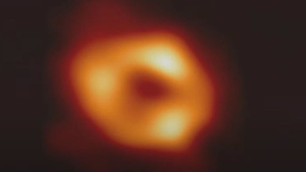 Captada la primera imagen de Sagitario A*, el agujero negro del corazón de la Vía Láctea