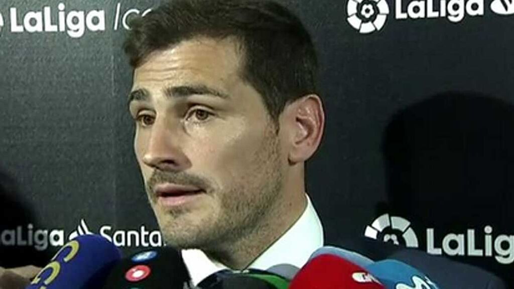 Vox arrasa en la encuesta política de Iker Casillas a sus seguidores
