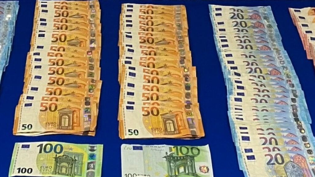 EuropaPress_3243758_dinero_efectivo_sustancia_estupefaciente_incautada_operacion