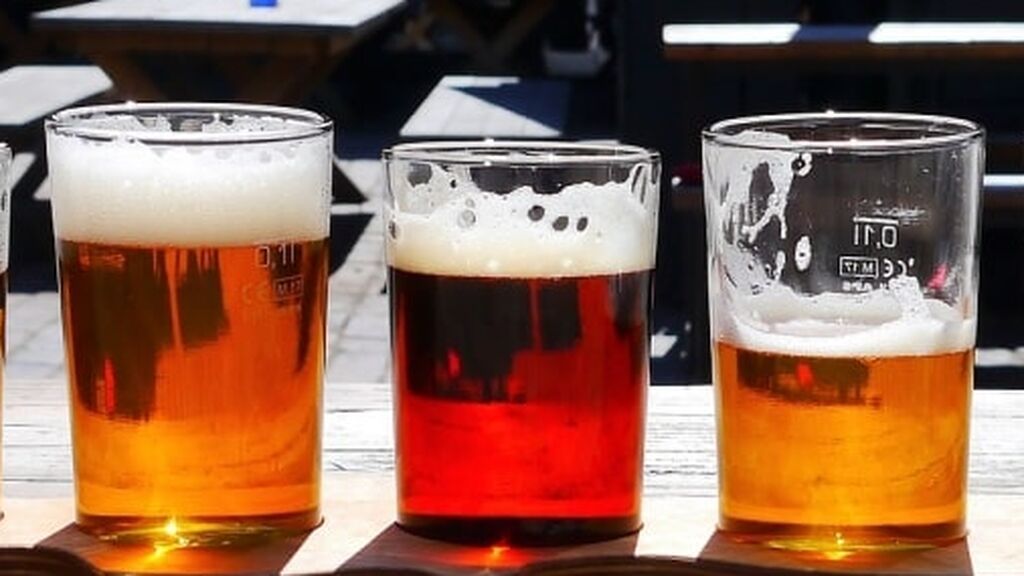 ¿Qué engorda más, una copa de cerveza o un tinto de verano?