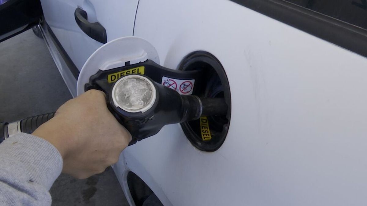 Economía/Energía.- El precio de la gasolina y del diésel sube más de un 2% y ambos registran nuevos récords históricos Economía/Energía.- El precio de la gasolina y del diésel sube más de un 2% y ambos registran nuevos récords históricos