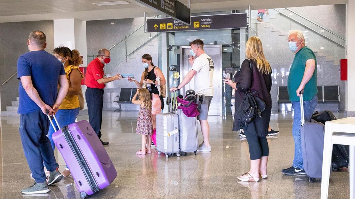 Las aerolíneas temen que los retrasos en los aeropuertos frenen la recuperación del turismo Las aerolíneas temen que los retrasos en los aeropuertos frenen la recuperación del turismo