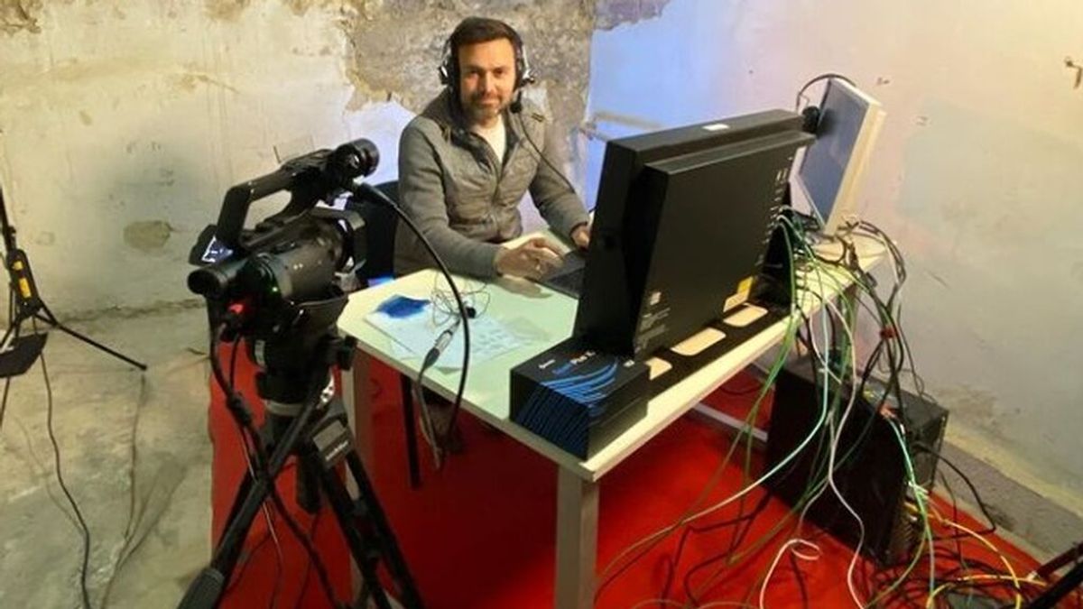 La insólita imagen del presentador ucraniano de Eurovisión, narrando el festival desde un búnker La insólita imagen del presentador ucraniano de Eurovisión, narrando el festival desde un búnker