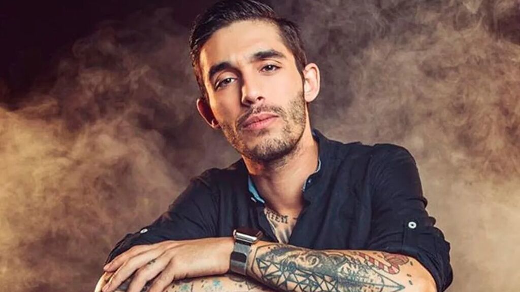 Víctor Elías arremete públicamente contra un compañero en el concierto por Rocío Jurado: "La vida te cansa"