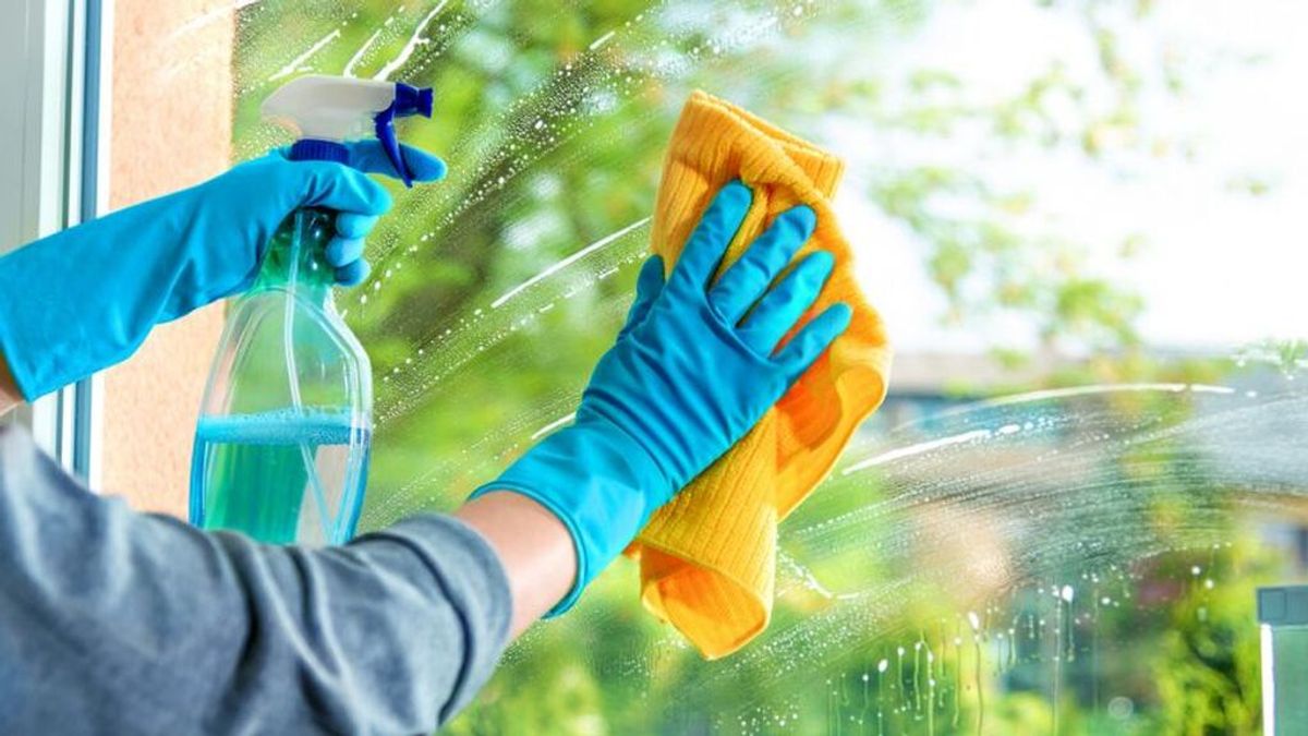Los pasos definitivos para limpiar las ventanas de tu casa y dejarlas relucientes.
