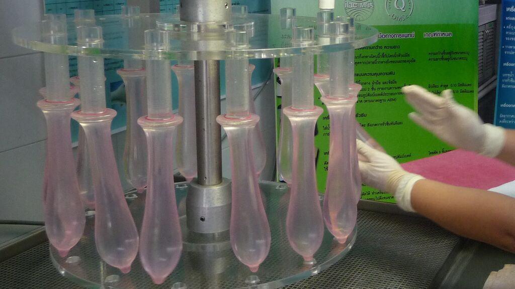 Condoms_leakage_test_condom_museum