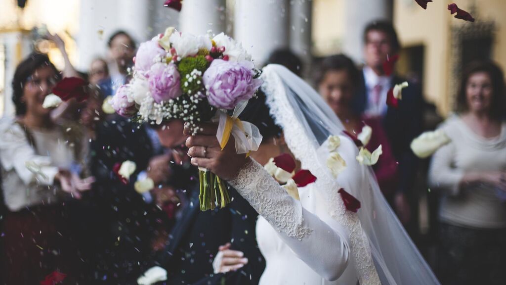 Cómo saber cuánto dinero dar como regalo en una boda