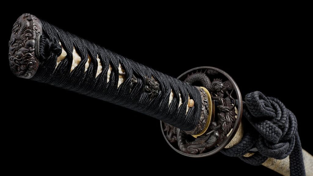 61e6dc972234835e8b00aae8_6_Katana-Montierung mit schwarzer Wicklung_Credit_Samurai Musuem Berlin_Foto_Norbert Artner-p-2000