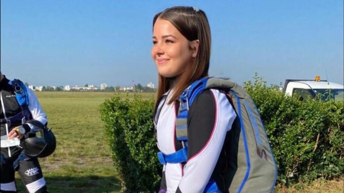 Una joven de 23 años muere tras fallar su paracaídas al saltar una avioneta  , en Francia