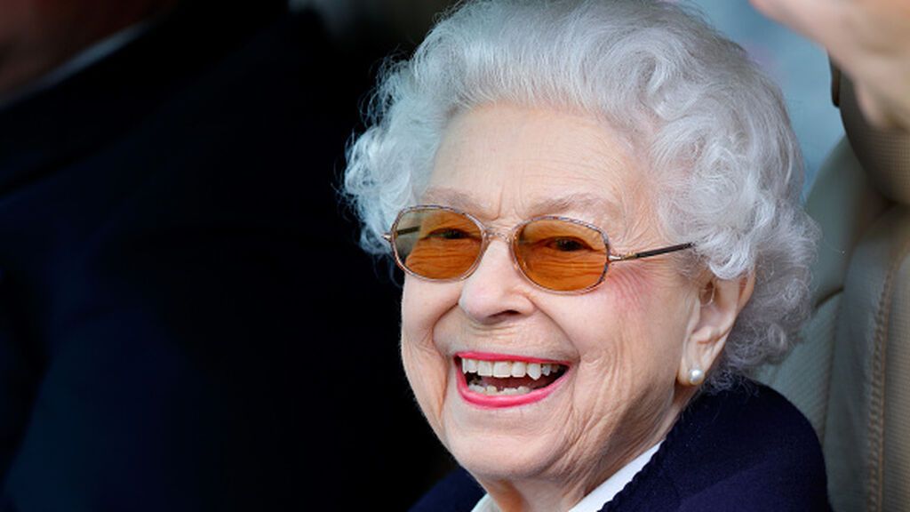La reina Isabel II reaparece en público tras superar sus problemas de salud