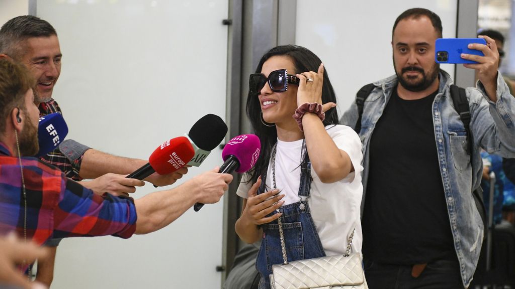 La calurosa bienvenida a Chanel en el aeropuerto de Madrid tras quedar tercera en Eurovisión 2022, en imágenes