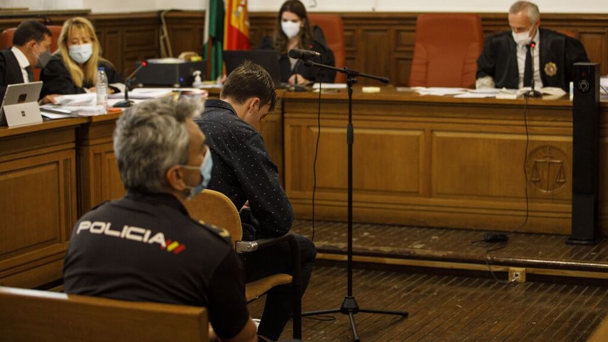El acusado de degollar a su exmujer en Granada: "Como legionario mi mejor defensa era luchar"