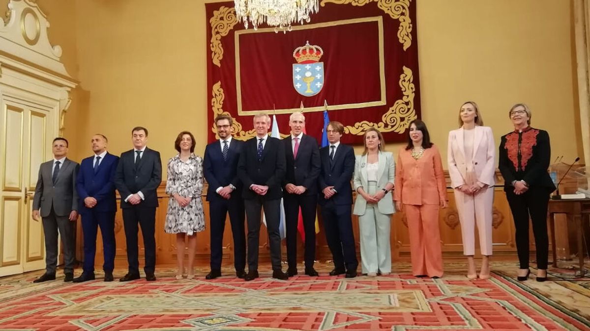 Toman posesión los conselleiros del Gobierno de Rueda, con la única novedad de Diego Calvo Toman posesión los conselleiros del Gobierno de Rueda, con la única novedad de Diego Calvo