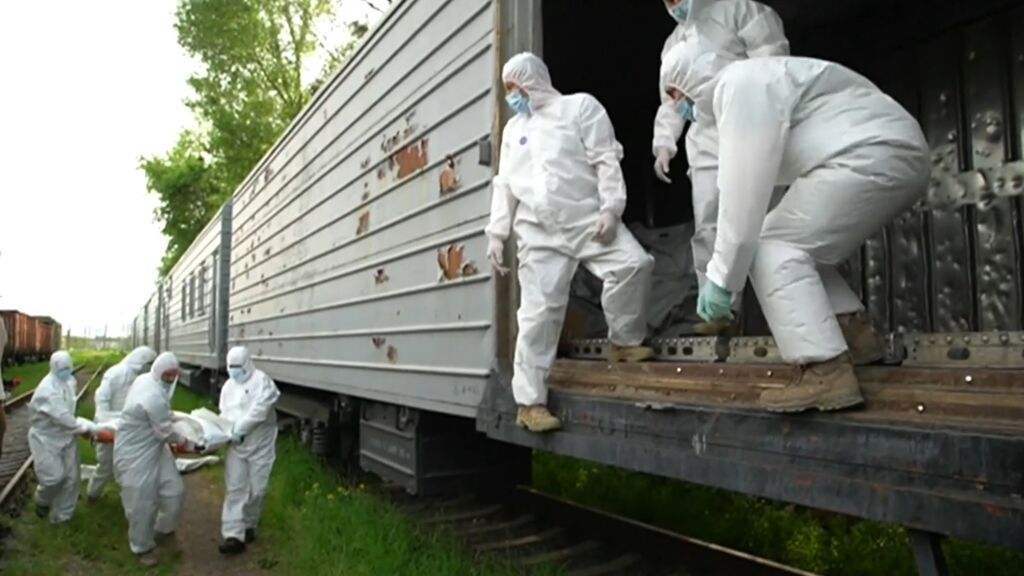 Trenes de la muerte en Ucrania: vagones refrigerados con los cadáveres de los soldados rusos caídos en guerra