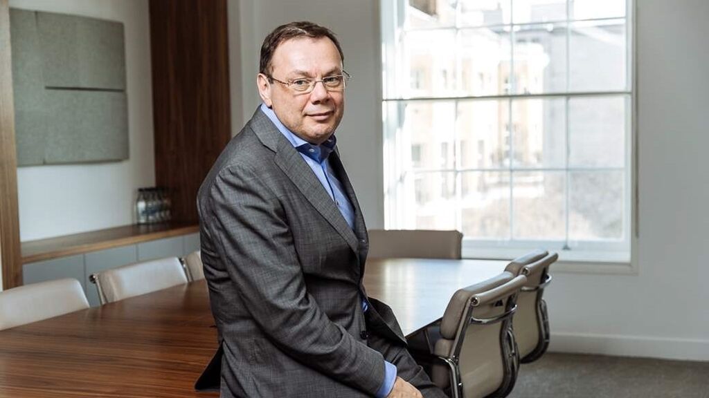Ucrania confisca 400 millones en activos del ruso dueño de los supermercados Dia, Mijail Fridman