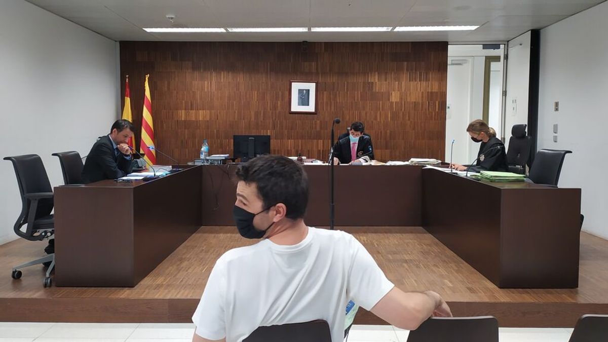 Visto para sentencia el juicio al 'estafador del amor' por vender un ordenador robado Visto para sentencia el juicio al 'estafador del amor' por vender un ordenador robado