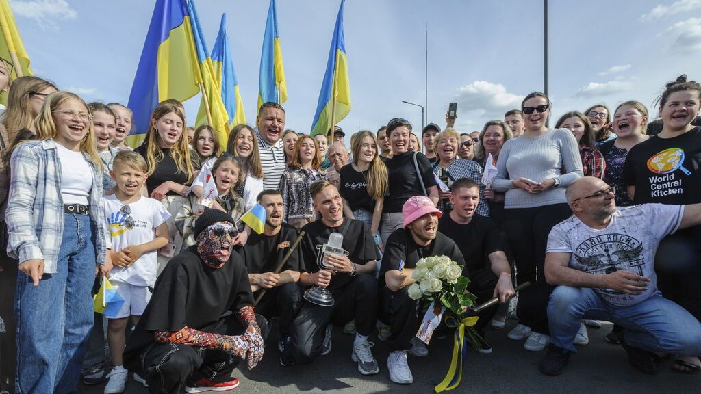 Los ganadores de Eurovisión subastarán el trofeo para ayudar al Ejército ucraniano