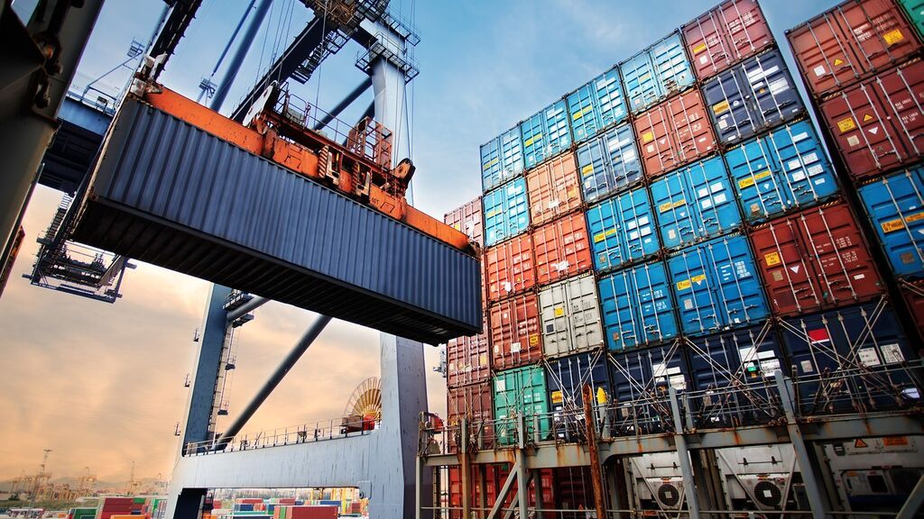 El déficit comercial se dispara en el primer trimestre hasta 15.416 millones, pese al récord de exportaciones