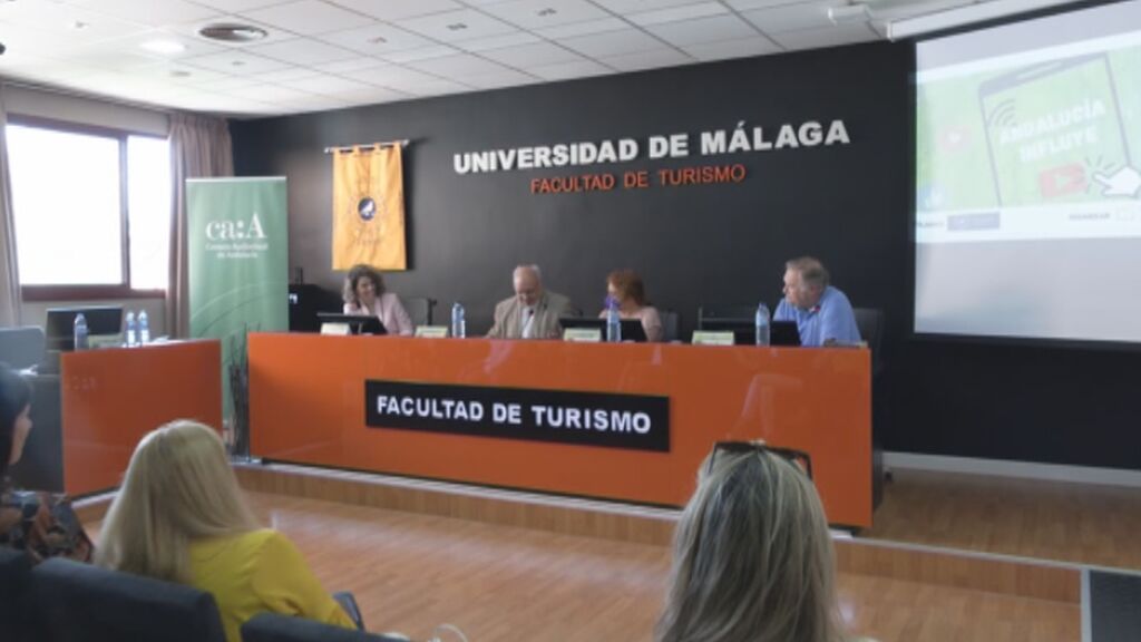 Un debate en Málaga sobre el fenómeno de los influencers: "Más de 100 mil carecen de regulación de sus contenidos"
