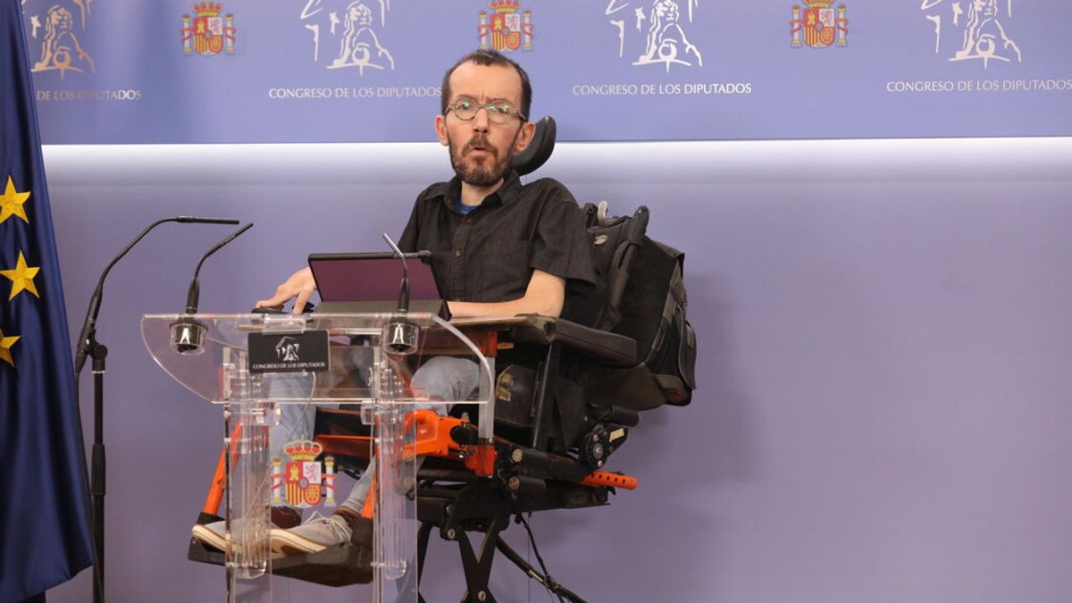 Podemos se revuelve contra el regreso del emérito: "Cada vez está más cerca la República" Podemos se revuelve contra el regreso del emérito: "Cada vez está más cerca la República"