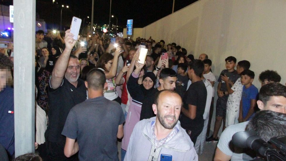 Aplausos y nervios en la reapertura de las fronteras de Ceuta y Melilla Aplausos y nervios en la reapertura de las fronteras de Ceuta y Melilla