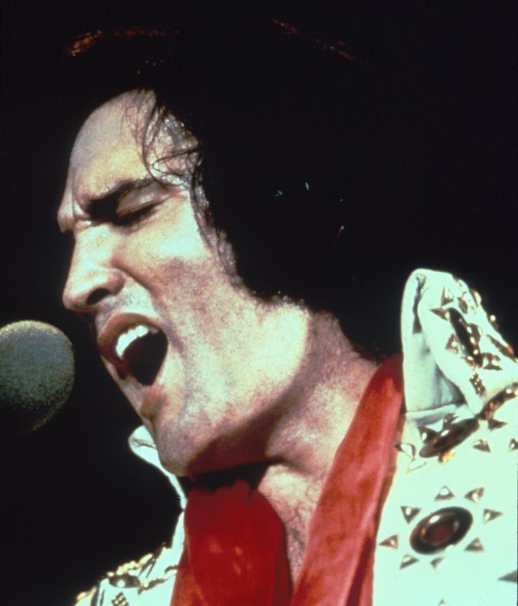 El artista Elvis Presley.