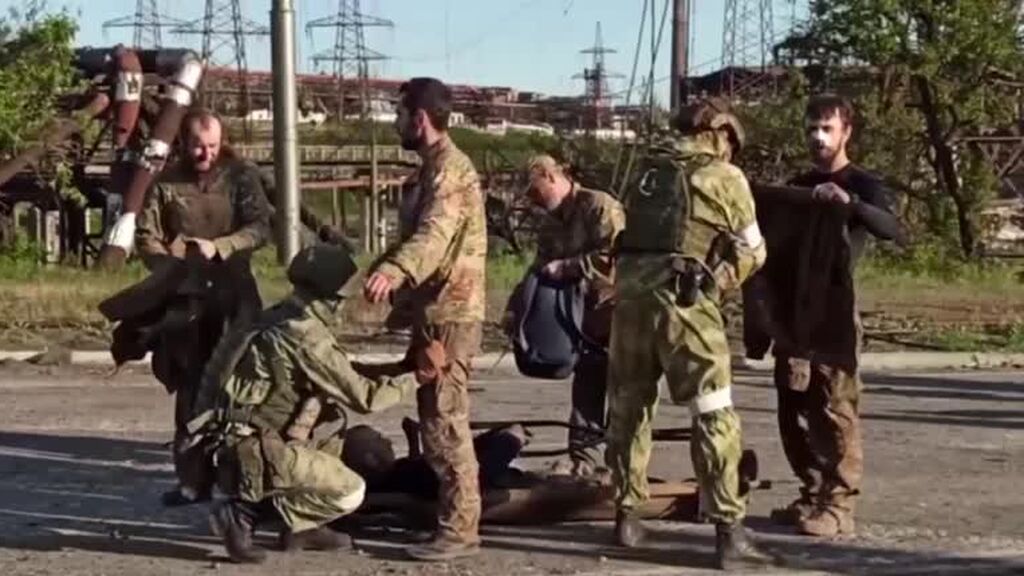 Rusia dice que los 265 soldados ucranianos de Azovstal se rindieron y son prisioneros