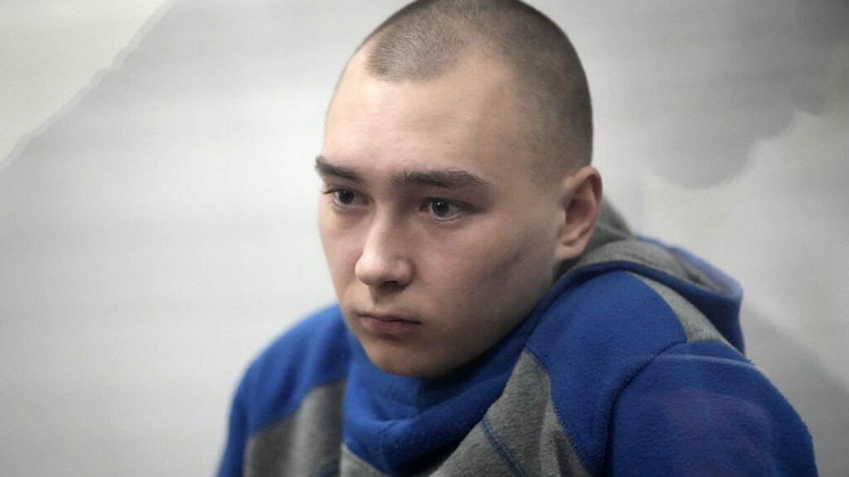 Vadim Shishimarin, el primer soldado ruso juzgado por crímenes de guerra, se declara culpable