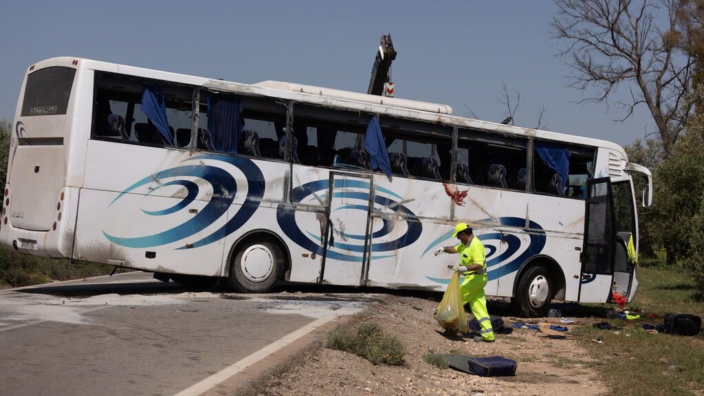 El accidente de un autobús en Sevilla provoca dos muertos y tres heridos graves