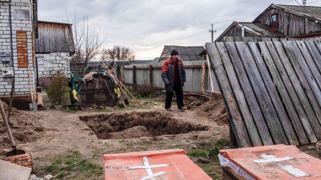 Terror en Ucrania: ve cómo matan a sus hermanos, lo intentan con él y sobrevive tras ser enterrado vivo