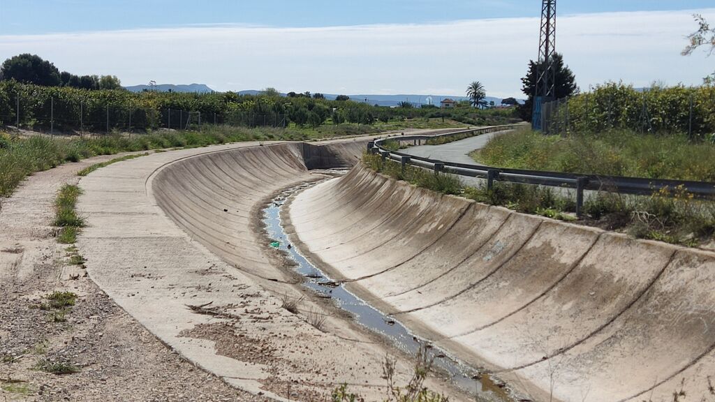 EuropaPress_4381628_imagen_canal_trasvase_tajo_segura_paso_municipio_murciano_santomera