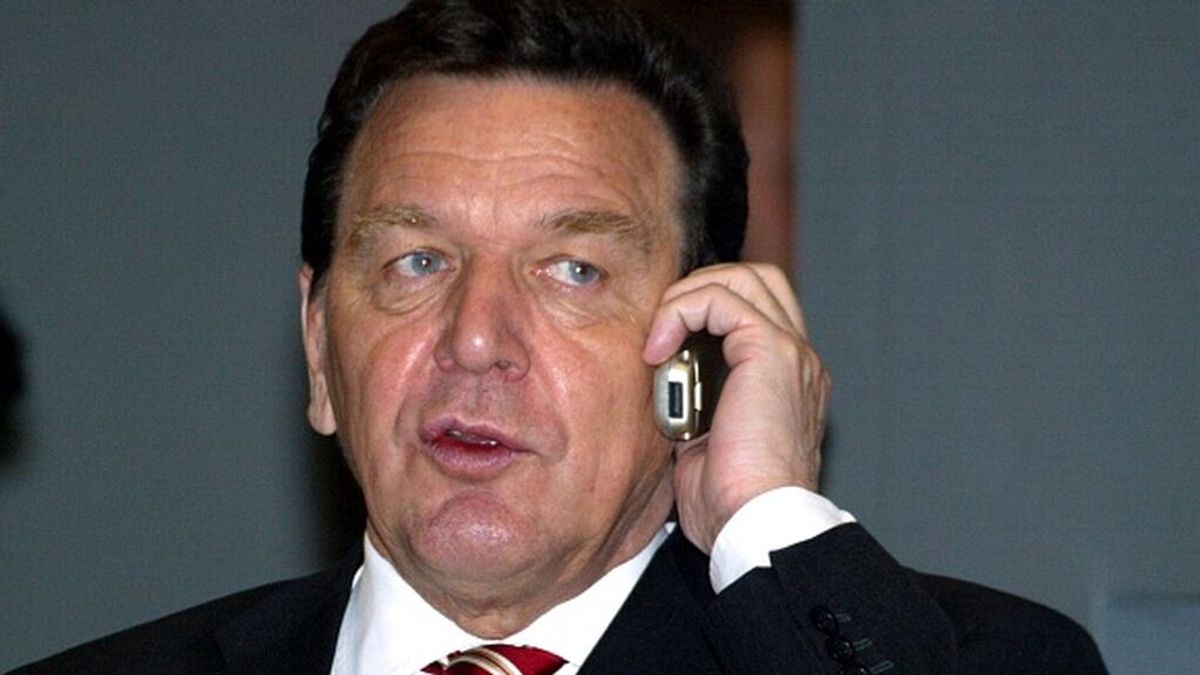 Schröder, camino de perder privilegios de ex-canciller por su cercanía con la Rusia de Putin
