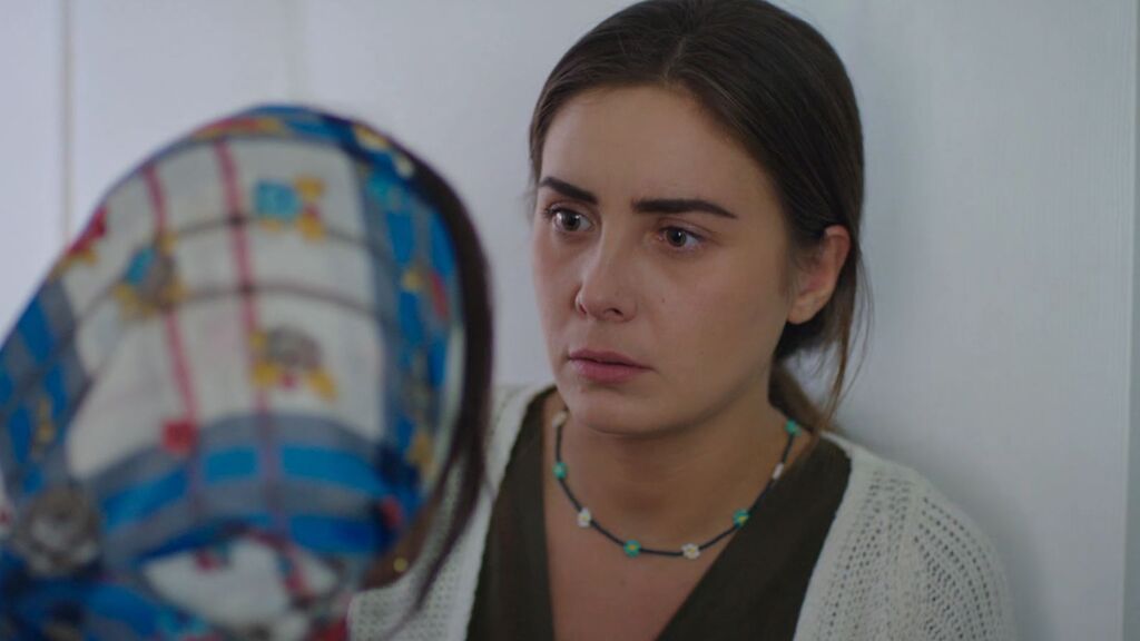 Nazli se enfrenta a Songül