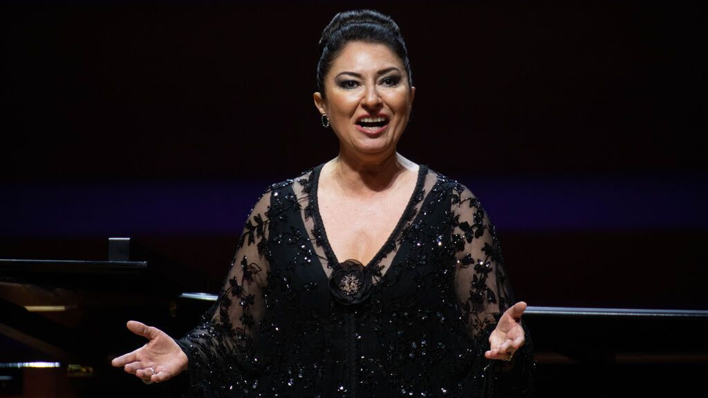 La cantante de ópera Montserrat Martí durante el concierto benéfico de la Fundació Montserrat Caballé en el Auditorio de Barcelona.