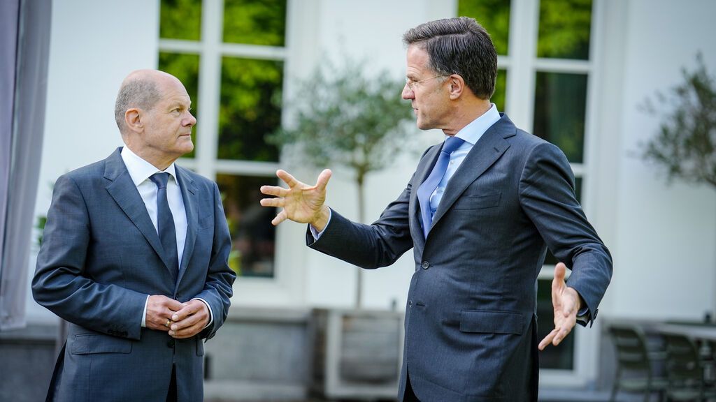 EuropaPress_4460880_19_may_2022_netherlands_the_hague_dutch_prime_minister_mark_rutte_and