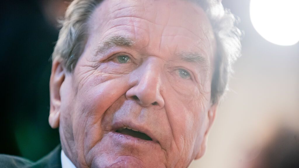 EuropaPress_4460002_filed_09_december_2021_berlin_gerhard_schroeder_former_german_chancellor