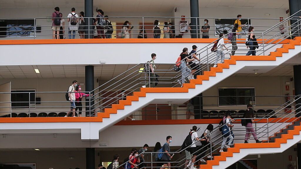 Los alumnos de la privada ganan por décimas a los de la pública en Bachillerato y Selectividad