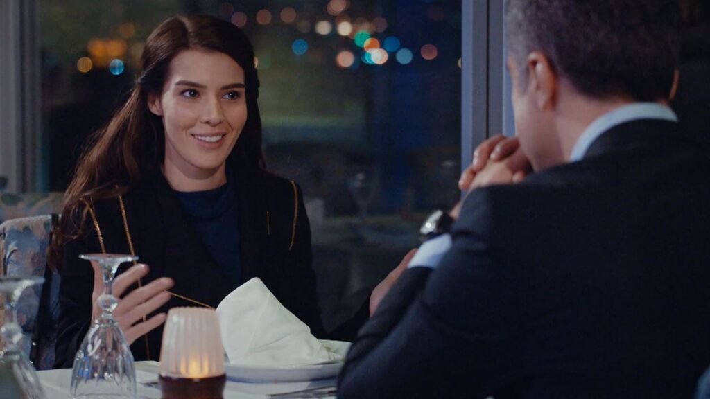 Elif y Kahraman disfrutan de una velada