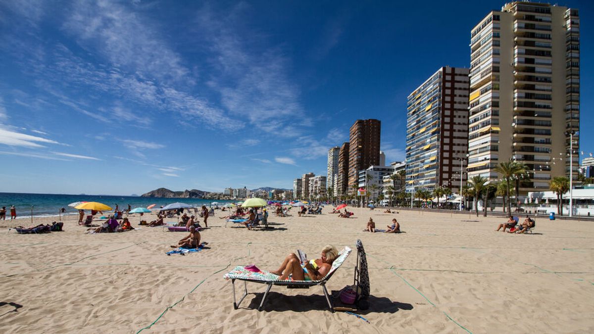 Temperaturas veraniegas en la Comunidad Valenciana con más de 30 grados en algunos puntos de la región Temperaturas veraniegas en la Comunidad Valenciana con más de 30 grados en algunos puntos de la región