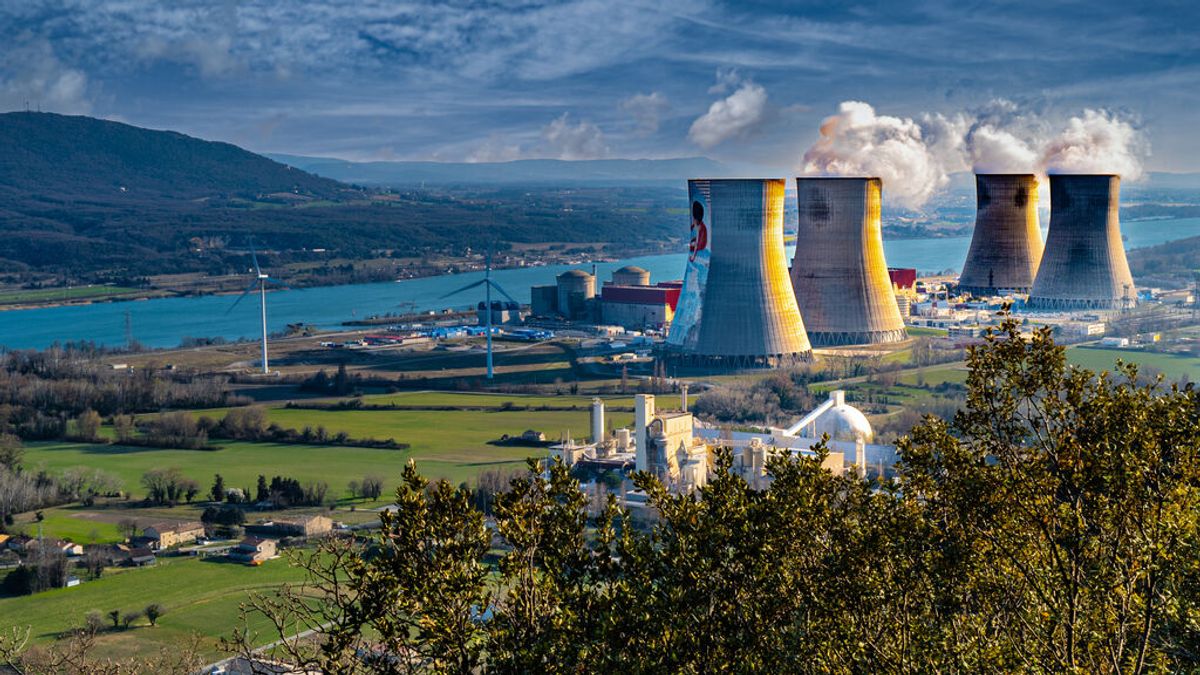 La mitad de los reactores nucleares franceses están apagados por problemas de mantenimiento, seguridad y falta de refrigeración