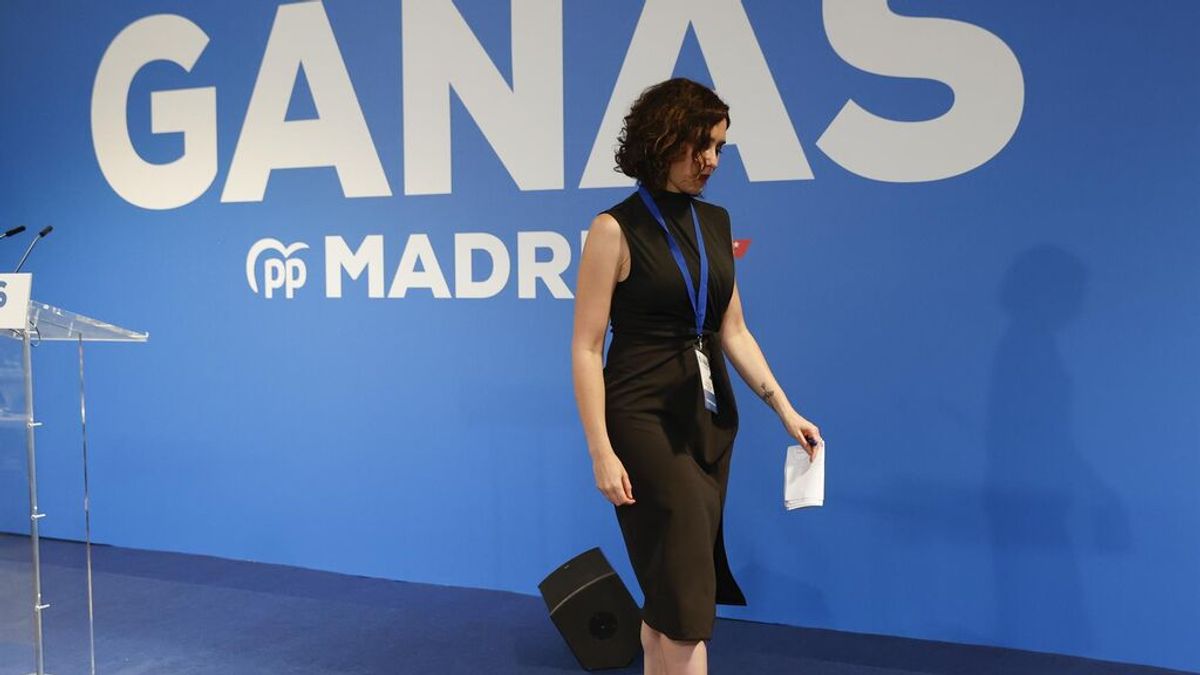 Ayuso inaugura el congreso de su entronización atacando a Sánchez Ayuso inaugura el congreso de su entronización atacando a Sánchez