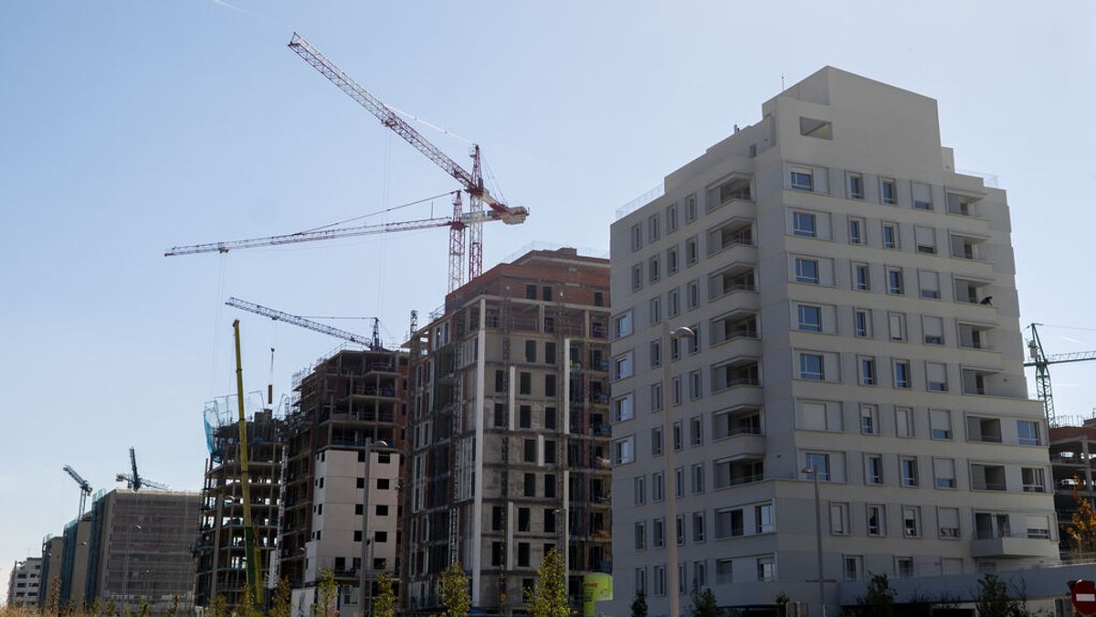 Zona de viviendas en construcción en Madrid Zona de viviendas en construcción en Madrid