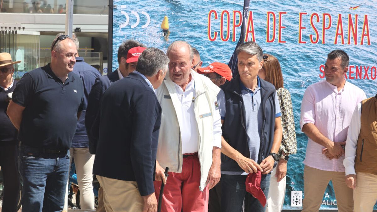 El alcalde de Sanxenxo, sobre la visita del emérito: “El que pensara que iba a pasar inadvertida, es un ingenuo” El alcalde de Sanxenxo, sobre la visita del emérito: “El que pensara que iba a pasar inadvertida, es un ingenuo”