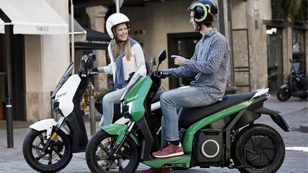 Ya hay más de 75.000 motos eléctricas circulando en España