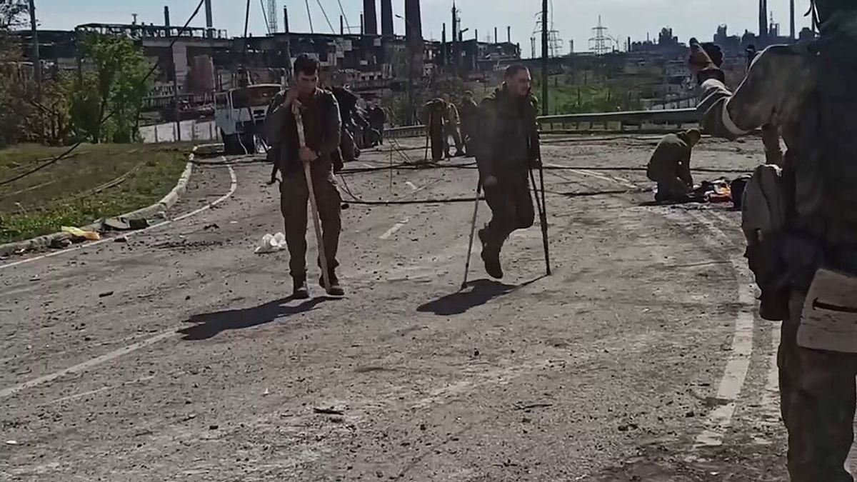 El Ayuntamiento de Mariúpol pide no publicar imágenes de los combatientes ucranianos en su retirada