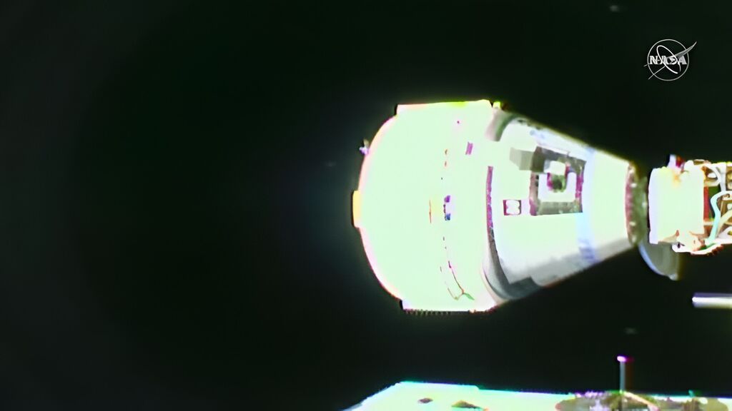 La cápsula Starliner de Boeing se acopla a la estación espacial en una prueba de vuelo sin tripulación