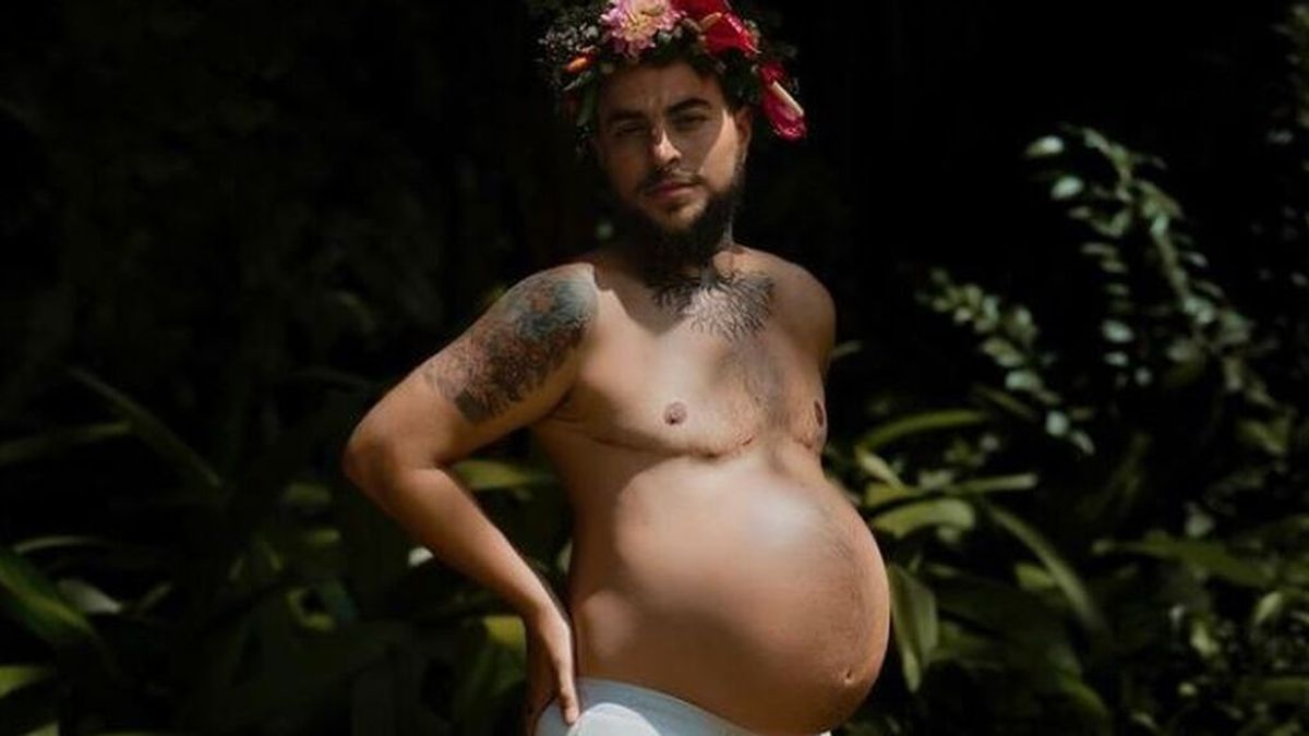 El modelo brasileño Roberto Bete, trans embarazado, se convierte en padre tras dar a luz a su hijo
