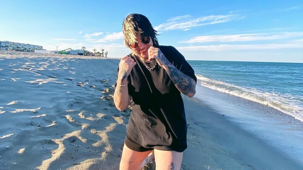La youtuber, Melo Moreno confiesa que se hará una mastectomía por su disforia e identificarse como no binaria