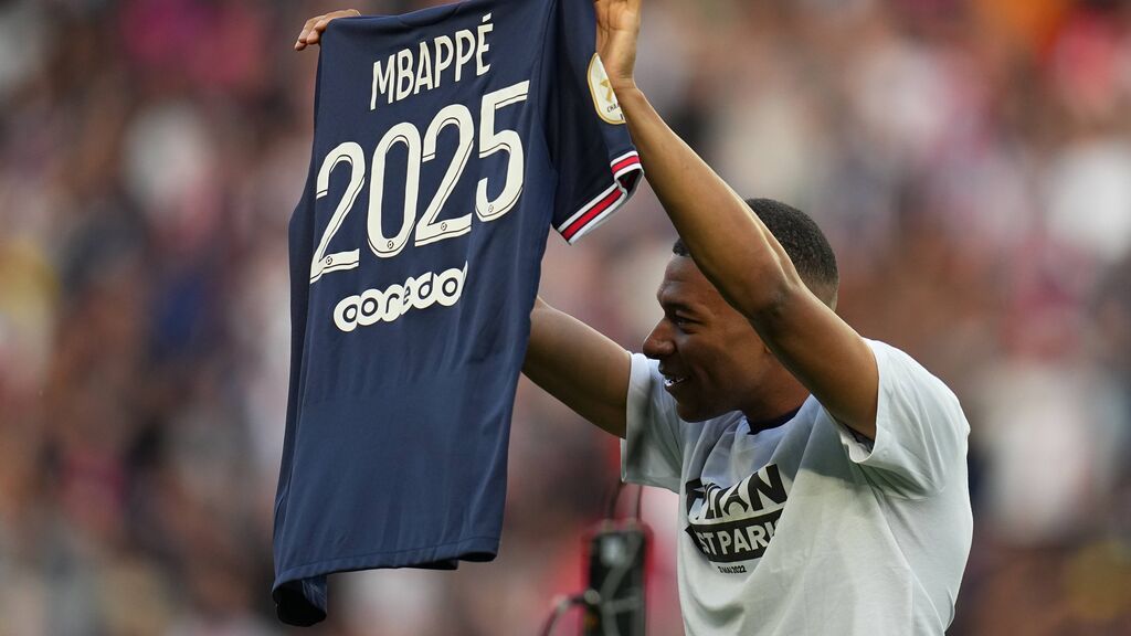 Mbappé confirma que se queda en el PSG: “Estoy muy feliz de continuar"